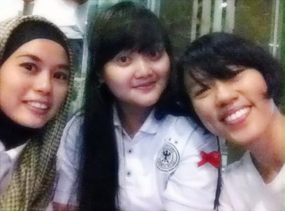 saweransPRSDN's tweet photo. Terimakasi kk cantik dibalik layar! :* “@nastary: Gadis penghitung donasi @saweransPRSDN :D @deakecil @indahcaruchika http://t.co/7w6yABIiSg
