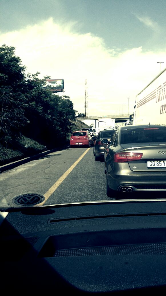 ncmtb's tweet image. Jhb drivers...choking the yellow lane again...