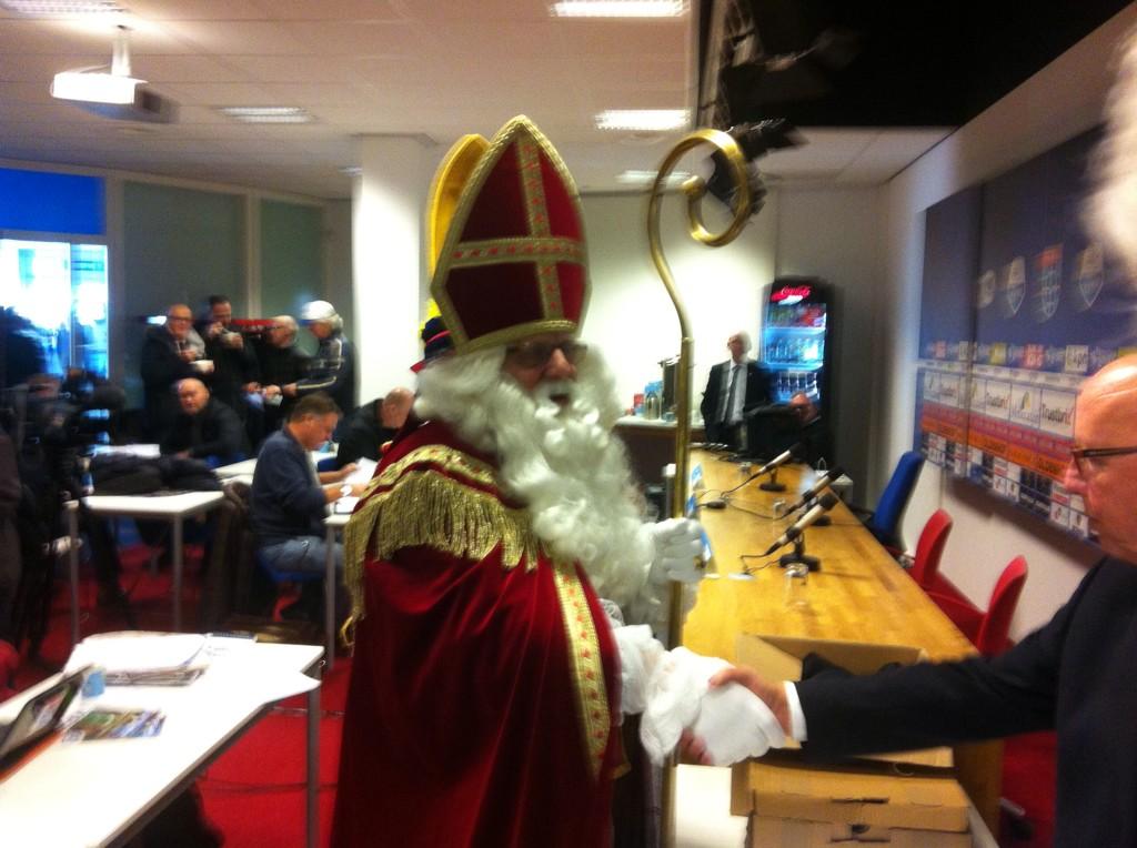 Gearriveerd in Zwolle voor duel tussen nummer drie en zes van de ranglijst. Reden genoeg voor hoog bezoek #pectwe