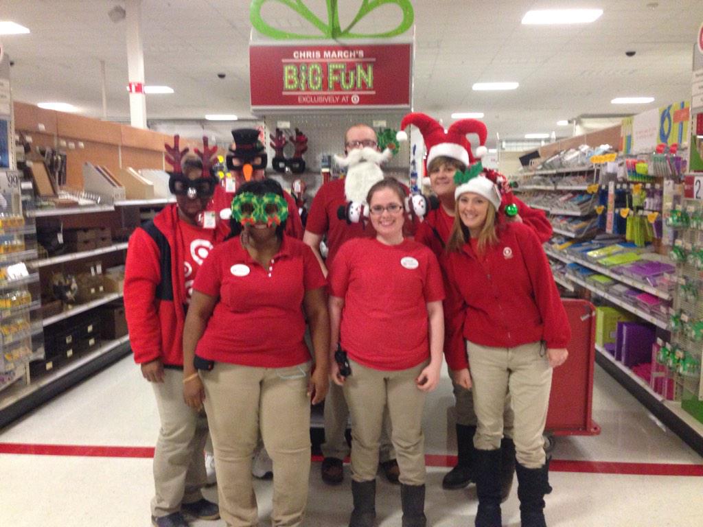 T2337 elves!  Happy Black Friday Week!!! <a href="/jkanauss/">jennifer</a> <a href="/ConnieToone/">connie toone</a> @brianboucher234 #492strong #T2337 #D417