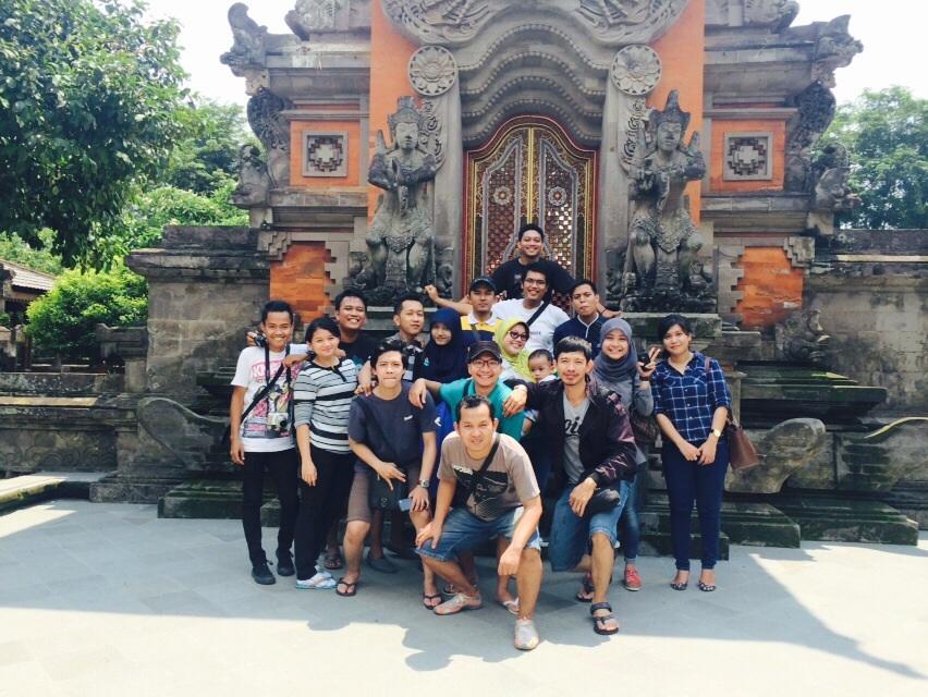 yudhaakbar's tweet photo. Seminggu full bersama kalian with team administration staff OTO Tan 1.
besok lanjut lagi. http://t.co/VfH61MAi9t