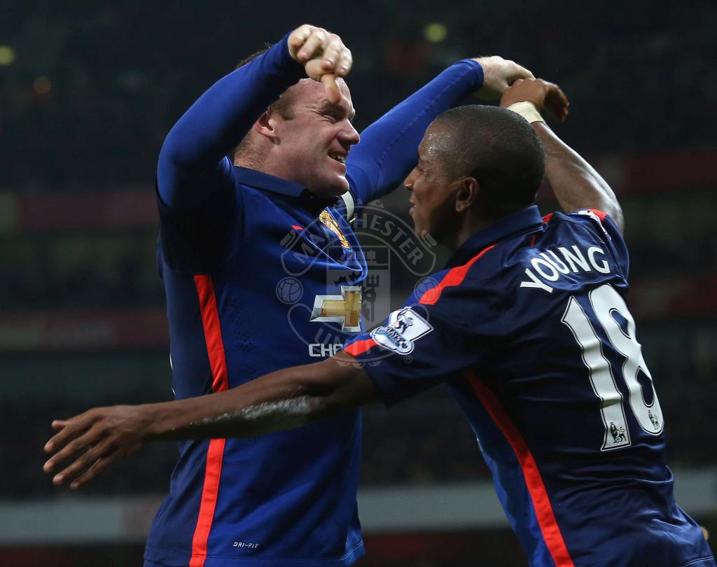 ManUtd_INFO's tweet photo. Rooney and young http://t.co/RMkayq2yKm