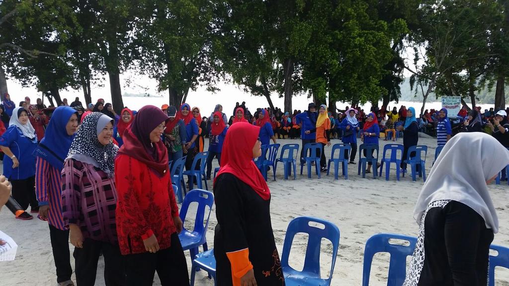 <a href="/wanitasembrong1/">Wanita Sembrong</a> <a href="/atanibrahim9828/">atanibrahim</a> <a href="/musalmah7559/">Musalmah</a> ..hari keluarga JR wanita sembrong..