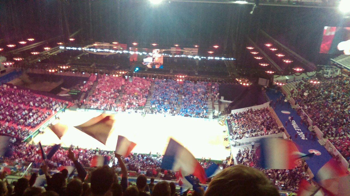 Richard monfise le stade!! Allez la France <a href="/FFTennis/">FFT</a>