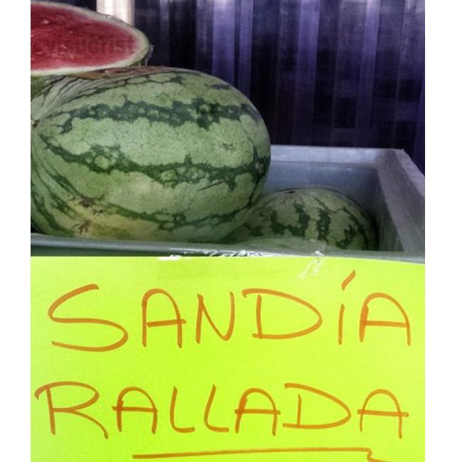 yisucrist's tweet photo. k sandía más fea

ok

buagg sabes fatal, k asco

vale

*esa sandía al llegar a casa: http://t.co/k7qGBly88p