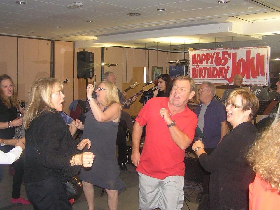 alcatrazcalella's tweet photo. Johns bday party good time had by all http://t.co/9ENPFAQfS8