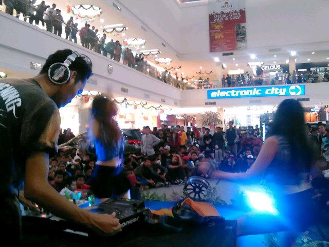 Thanks <a href="/artos_mall/">Armada Town Square</a> for suported HIP HOP PARADISE 22 Nov'14