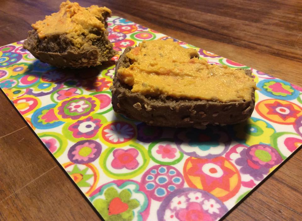 Anriersa's tweet photo. @Anriersa H(u)mmmmmmmmmus #yummy #vegan #hummus http://t.co/ffzwHdaQO7