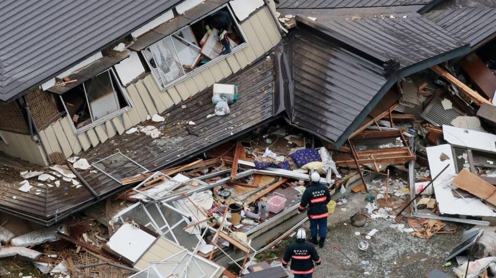 Potentes terremotos en China y Japón dejan muertos, heridos y daños B3IYA3hIUAIZlt0