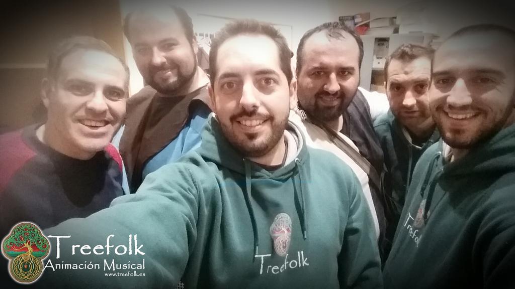 _Treefolk_'s tweet photo. No solo hay un gran equipo artístico, sino también grandes personas #Medieval  #Andújar @TeatroJupiter #TodoTerror http://t.co/eYBXxu7o8O