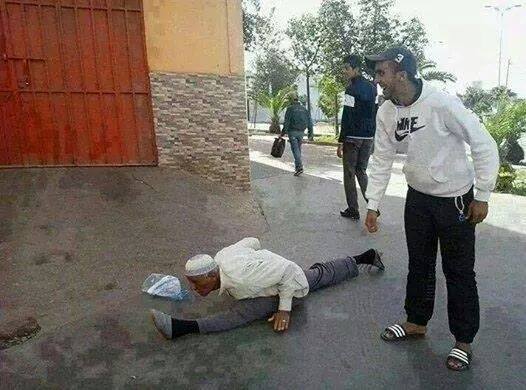 Crimo06's tweet photo. - L'Hajj on a vu ta fille à la chicha !
- Attend je m'echauffe...
PTDRR http://t.co/d7UbmY0Slj