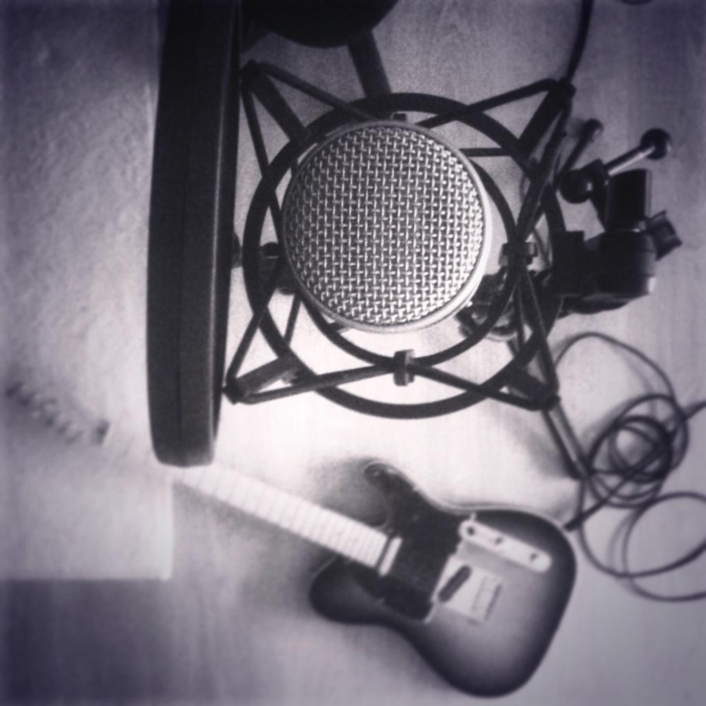 martimusique's tweet photo. #Songwriting #TopLine #workinprogress http://t.co/mtrIKxsCS2