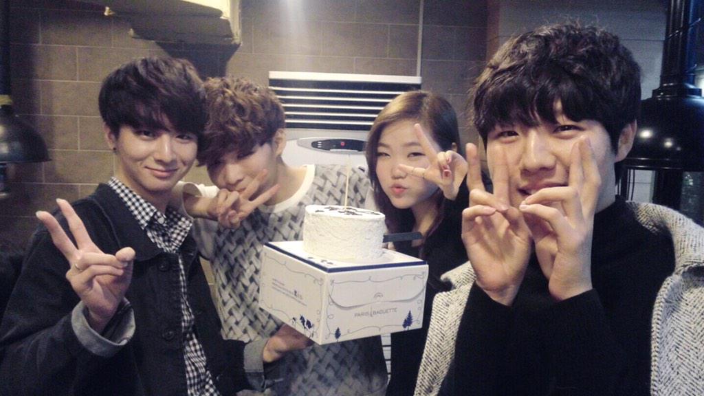 jungsungha's tweet photo. 너무너무 즐겁고 재밌었던 악뮤캠프ㅎㅎ다들 너무 고맙고 수고했다!! @seungu97 http://t.co/9suO9Sd6k6
