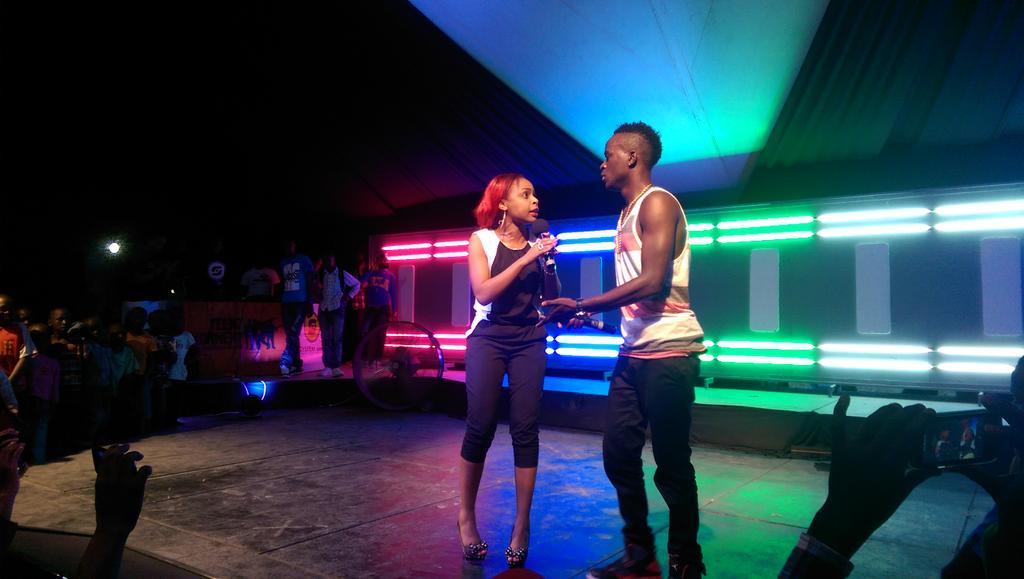 xtiandela's tweet photo. #SystemzOut on stage @Size8Reborn and @willypaulbongo performing Tam Tam http://t.co/TQO1uncFvj