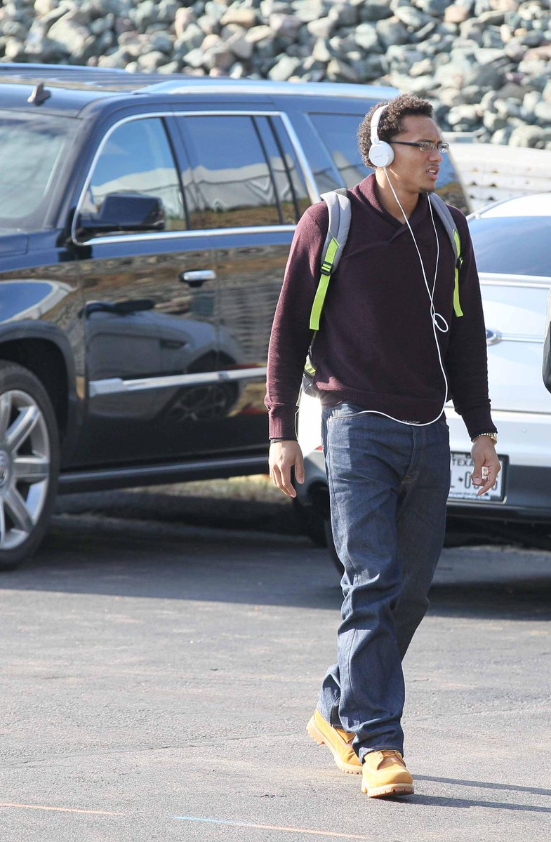 Patriots's tweet image. .@Blafell1 &amp;amp; @Tyms2Times arriving at @GilletteStadium. #GameDay #DETvsNE