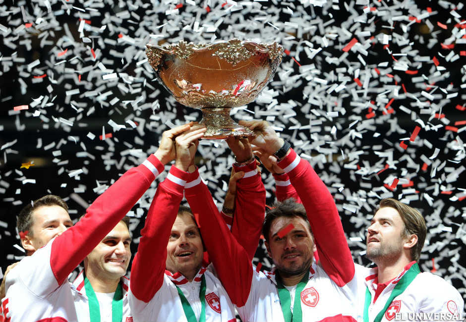 ElUniversal's tweet photo. Federer dio a Suiza su primera Copa #Davis2014 tras derrotar a Gasquet http://t.co/uuremPcX7Y http://t.co/UNNU59eX5U