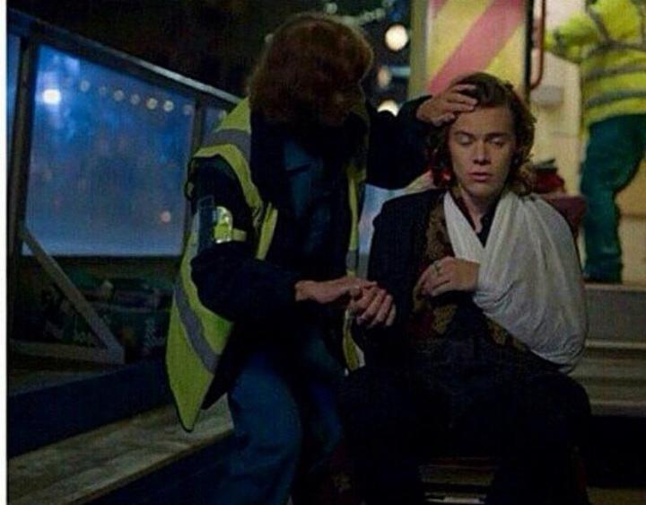 HeyLarryIsReal tweet picture