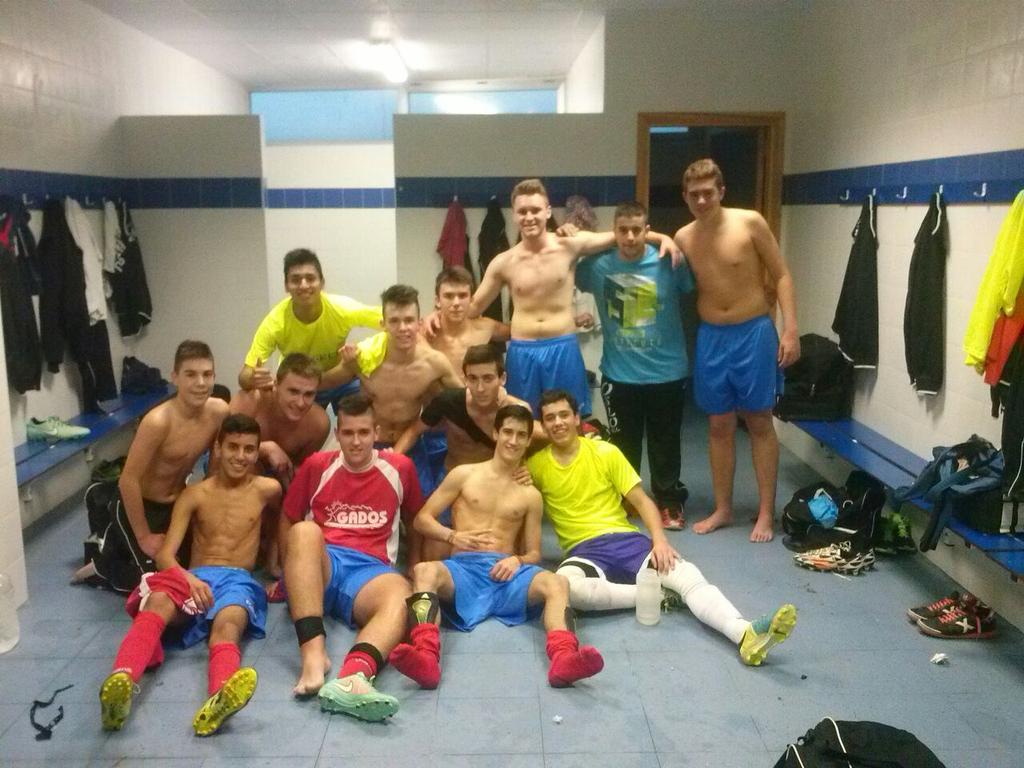 Increibles e inprescindibles 3 puntos contra el ejea en su casa !!! Vamos progresando poco a poco!! #cdgallur