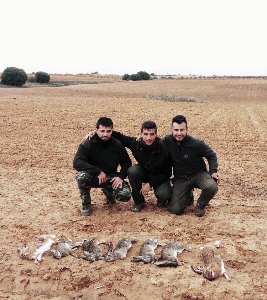 antoniobankia9's tweet photo. Otros 2 buenos dias de caza. Con @robergraja y @placilla69 http://t.co/1ugEHipNih