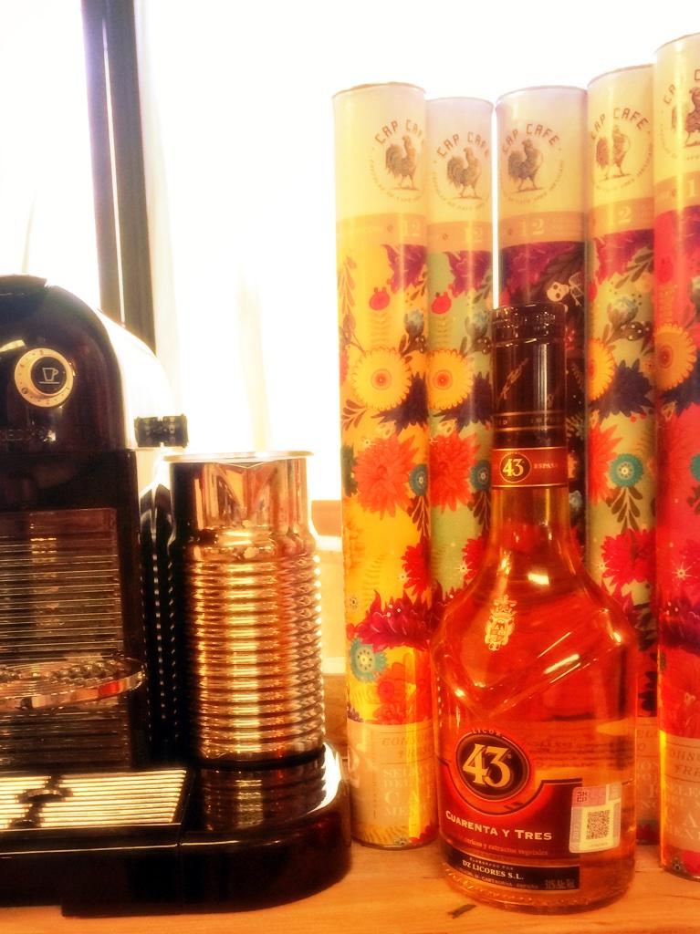 CapdeCafe's tweet photo. Vengan por un #Carajillo bien frío! #CapCafe hoy todo el día # @Sud777Mx @FESVINOPANQUESO #Bonvivant #Cafe http://t.co/jZLXwlcmOi