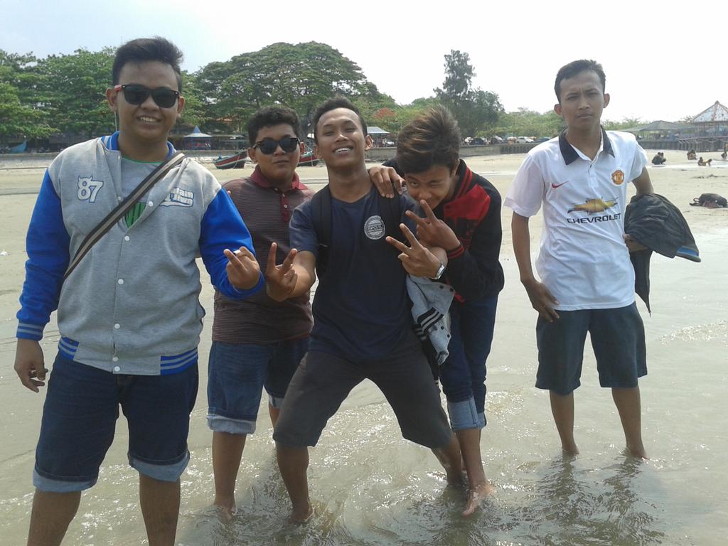 basuki_rudye's tweet photo. Share foto di pantai nieh @DB_Sinarmas http://t.co/AFhPhXjZgk