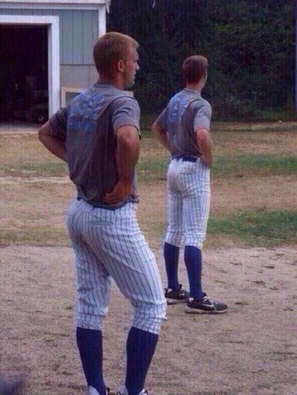 Starting_Pack's tweet photo. The "lowkey every girls weakness" Starter Pack http://t.co/pET7v524Zu