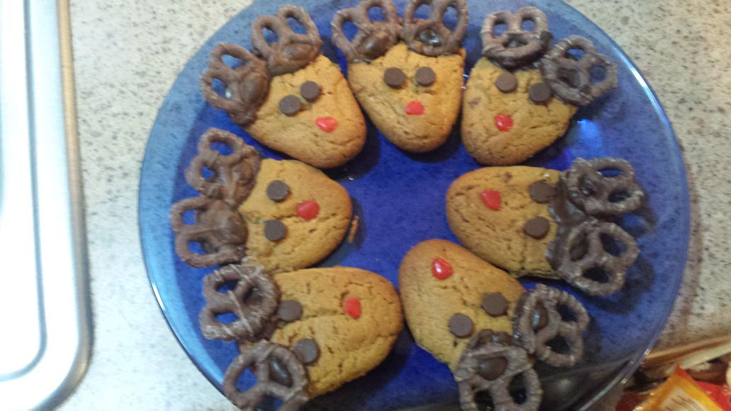 BrandiWine243's tweet photo. Had a #fun #family day of #baking #christmas #cookies! Melted #SnowmenCookies #RudolphCookies <3 @callmebigggs http://t.co/ie5mJnU7ui