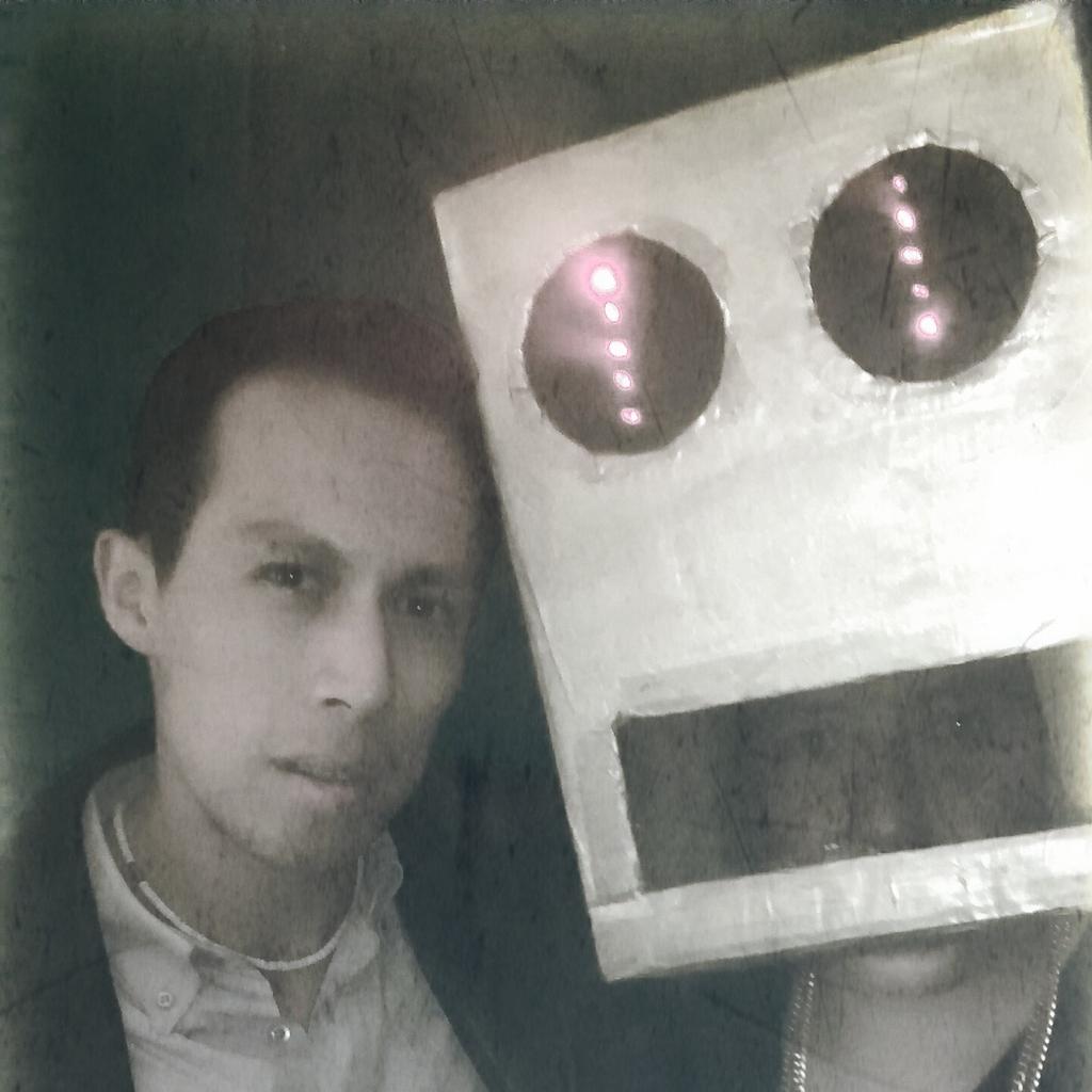 LordCes's tweet photo. @LordCes #partyanimal2 #party #RockYourLegs #animopues #sobrevivirentwitter http://t.co/xek545arZW