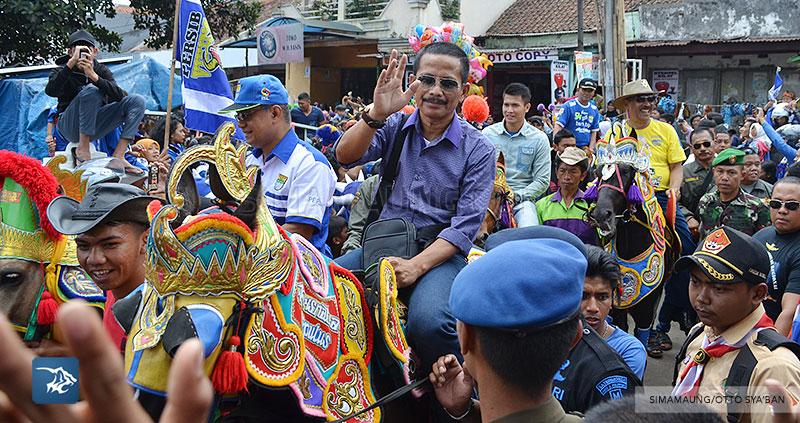 simamaung's tweet photo. Janur Serahkan Negosiasi Pada Manajemen
 | Link: http://t.co/duBpD5CQtg | http://t.co/sI089dJ4uk