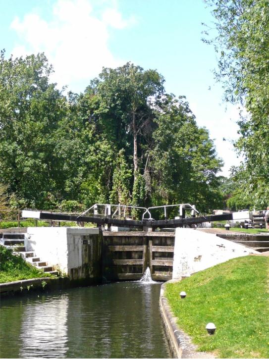 From the confluence of the river &amp; the Grand Union Canal below lock 97 (pic), the Brent is canalised and navigable.