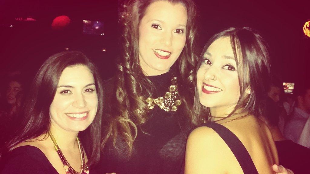 OlgaRaya1's tweet photo. Buenísima noche con mis guapas👌 @anikavilllos @marikilla6 ....💜 http://t.co/Cjhf7sLhgf