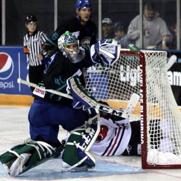 ShannonSzabados's tweet photo. How not to be a goalie... 🙈 http://t.co/2O9KNQRG89