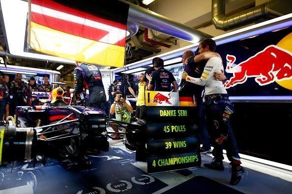 sarita_godoyf1's tweet photo. #ThanksRB @redbullracing, #DankeSeb...!!!Ahora Vettel por nuevos desafíos, y ojala por más campeonatos...!! 🙏😎🏁 http://t.co/eIv3ereXgq