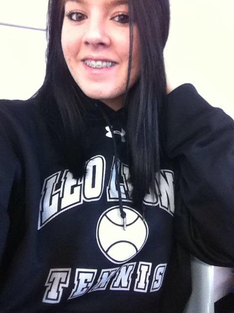vpoej's tweet photo. favorite sweatshirt 😻 http://t.co/9iuSF2sxiG