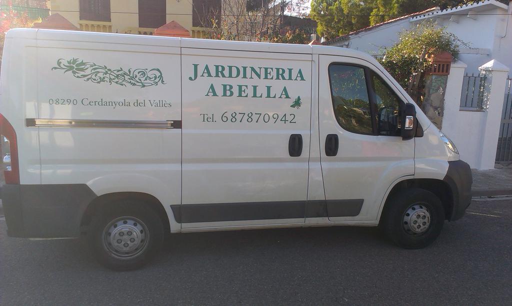 jardineriabella's tweet photo. Serigrafía made in @CrisBlanco71 . Una crack. http://t.co/ZCsixZpeD5