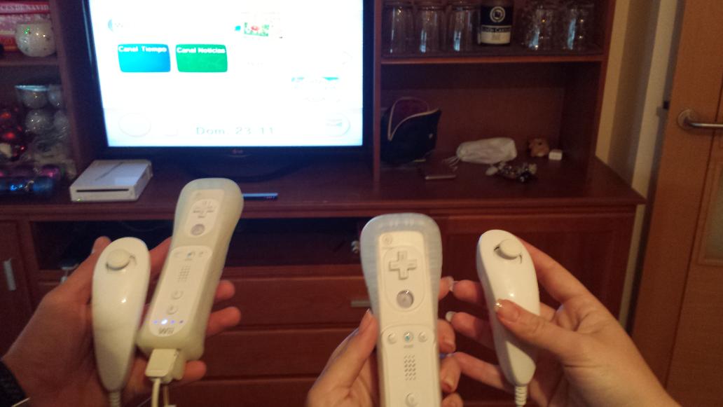 joakin_boadilla's tweet photo. Tarde de wii con @tamarasanchezto ....
Perdedora !!! :) http://t.co/cHbl0hlrkR