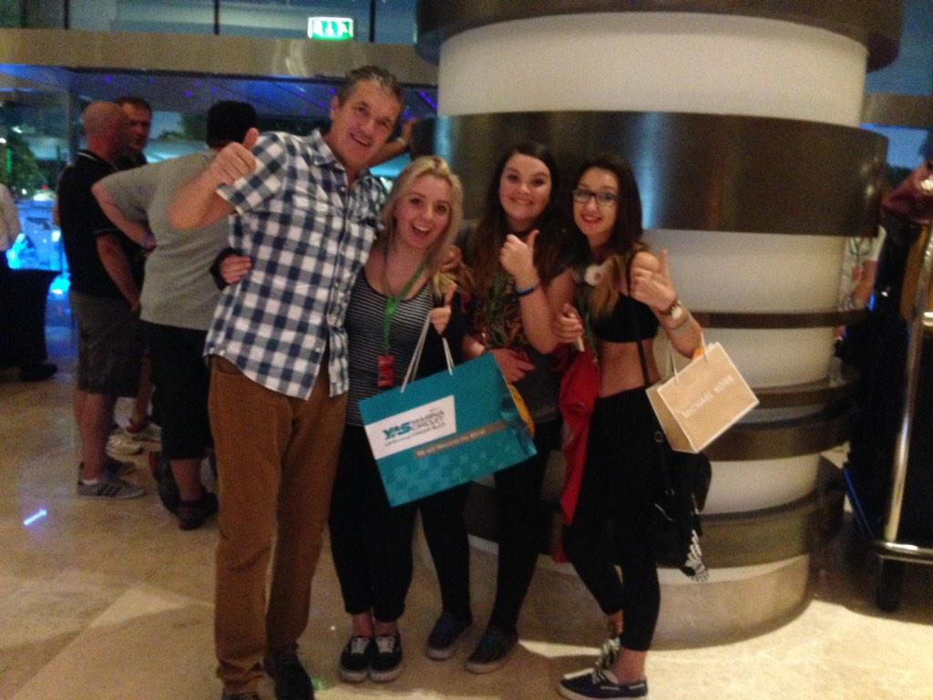 STEMRacingHQ's tweet photo. Saying goodbye to the final team! What a week #F1inSchoolsWF http://t.co/u7uc7ohFvS