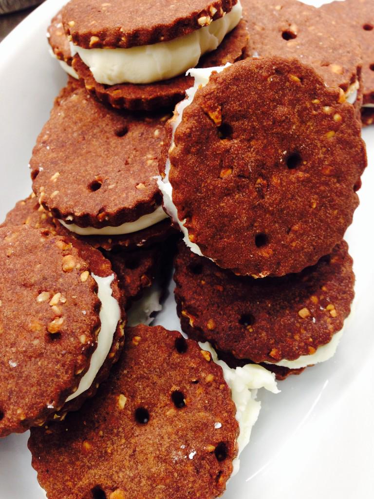 Lamanuinpasta's tweet photo. Questa è la nostra versione dei biscotti OREO http://t.co/6VrRW9mffI