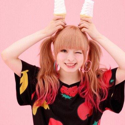 LOTD_Kyary's tweet photo. @LandOFTheDeadRP I'm Here http://t.co/vsl1gEa4vs