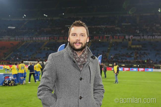 acmilan's tweet photo. Marek Jankulovski just couldn't miss the big match! #MilanInter #weareacmilan http://t.co/UiWzKzc6mW