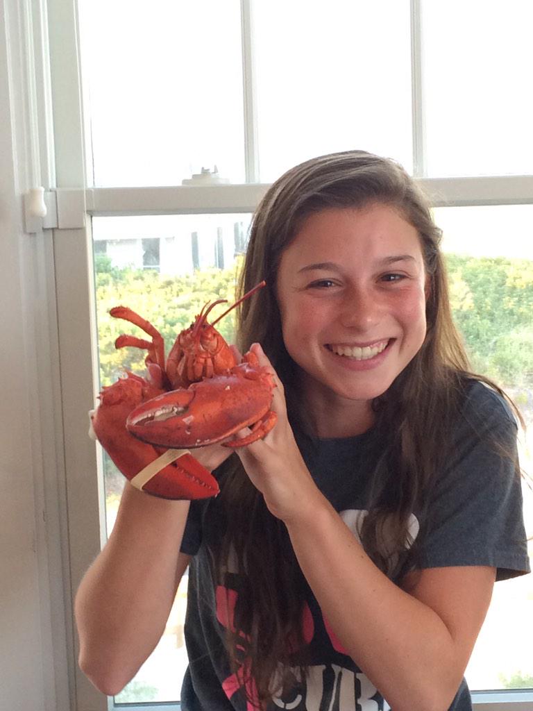mollymc88's tweet image. I wanna find someone who makes me as happy as this lobster makes Kate