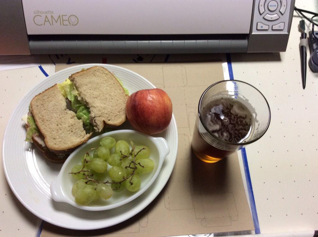 5000mBeast's tweet image. Daily lunch!!! With Green Tea