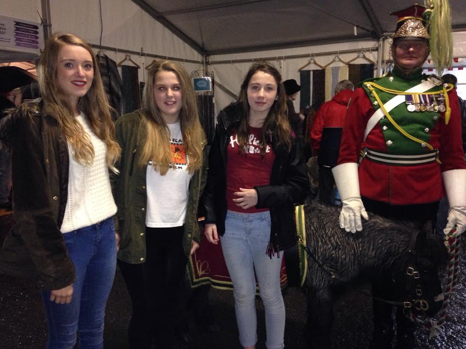 chlo_carter's tweet photo. Amazing night 😏 Friday 😍 with cer and Meg 😘 http://t.co/T2pWSZZu5Z