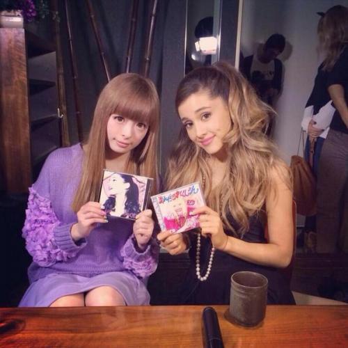LOTD_Kyary's tweet photo. @AriaLOTD and I ❤️❤️ http://t.co/RVyZ9IZzt5