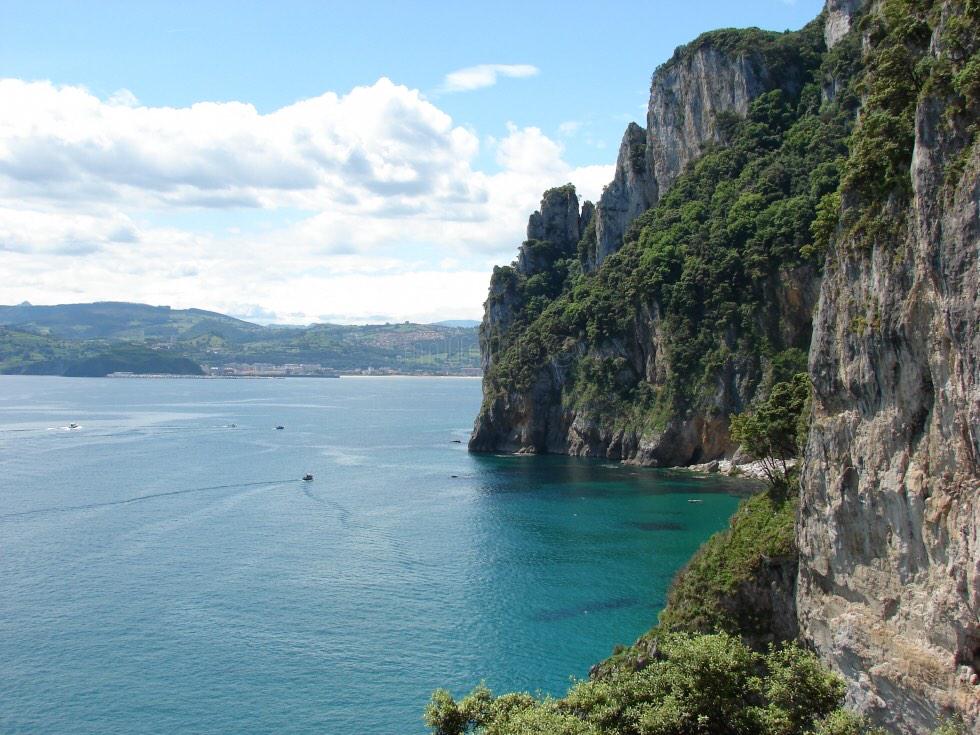 CantabriaManda's tweet photo. FARO DEL CABALLO , TE COSTARA LLEGAR PERO MERECE LA PENA ¡PRECIOSO! #Cantabria #Santoña http://t.co/ACUYnRLl15