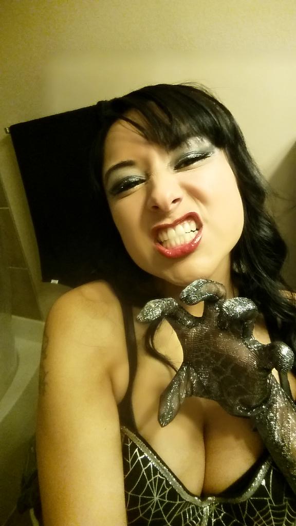 MonicaSelina's tweet photo. #Slipknot #korn #btcwear ready to rage out at the concert tonight at #FortWayne http://t.co/bOIjAA93TO