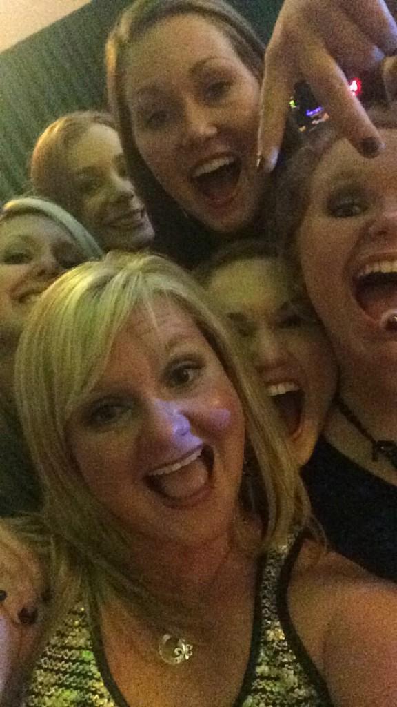 Angel13Wilson's tweet photo. Squad pic! 😘💞💁 @manpowerag @AbbieElizabeth3 @annamariee3 @AveryAleece @danakornreich http://t.co/kPiXwQ2CDO