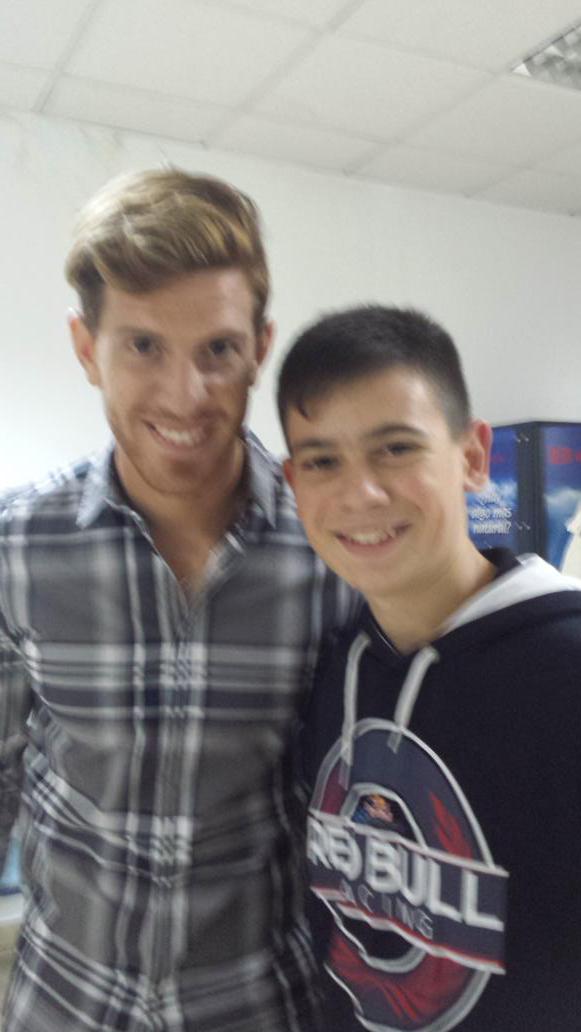 Alejand54438906's tweet photo. "Con un grande, Cristian Ansaldi @OficialAnsaldi." http://t.co/GkrDKdg46T