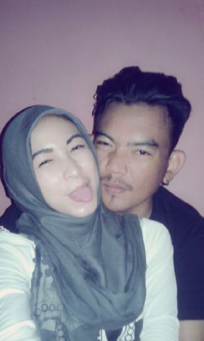 rendyanggara9's tweet photo. Miss you ami @Raniaananda3 http://t.co/qAIZXYDZIw