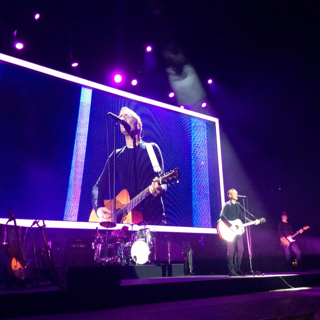 Emb2305Eva's tweet photo. What another great show @bryanadams #reckless30 manchester 4U Arena tonight , thanks http://t.co/IFF6wEgHgx